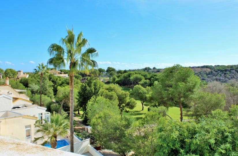 3 bedroom Villa for sale in Dehesa de Campoamor with pool garage - € 465,000 (Ref: 9499941)