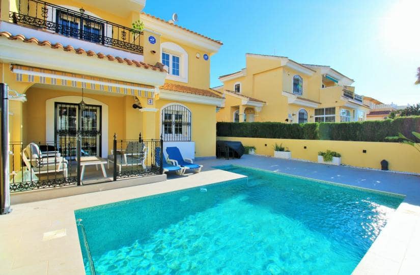 3 soveværelse Semi-Rækkehus til salg i Los Dolses med swimmingpool garage - € 375.000 (Ref: 9499942)