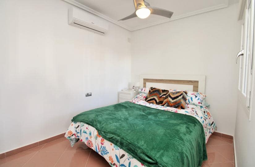 3 soveværelse Semi-Rækkehus til salg i Los Dolses med swimmingpool garage - € 375.000 (Ref: 9499942)