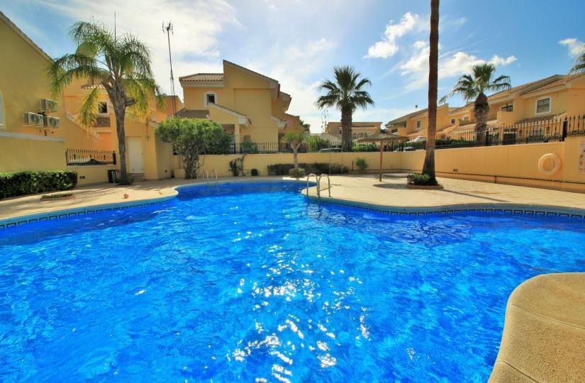 3 soveværelse Semi-Rækkehus til salg i Los Dolses med swimmingpool garage - € 375.000 (Ref: 9499942)