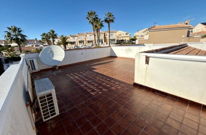 3 sovrum Semi-fristående Villa till salu i Ciudad Quesada med pool - 225 000 € (Ref: 9500260)