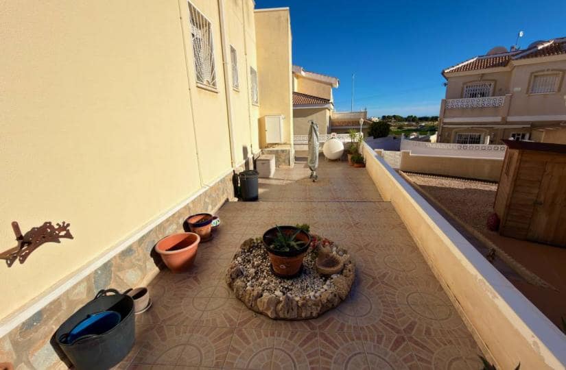 3 sovrum Semi-fristående Villa till salu i Ciudad Quesada med pool - 225 000 € (Ref: 9500260)