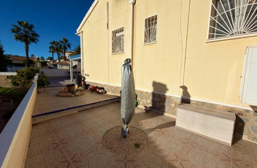 3 sovrum Semi-fristående Villa till salu i Ciudad Quesada med pool - 225 000 € (Ref: 9500260)