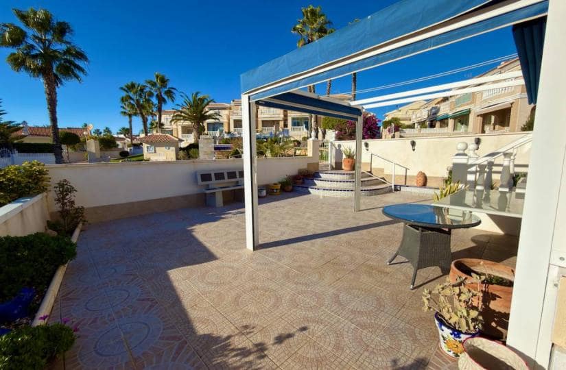 3 sovrum Semi-fristående Villa till salu i Ciudad Quesada med pool - 225 000 € (Ref: 9500260)