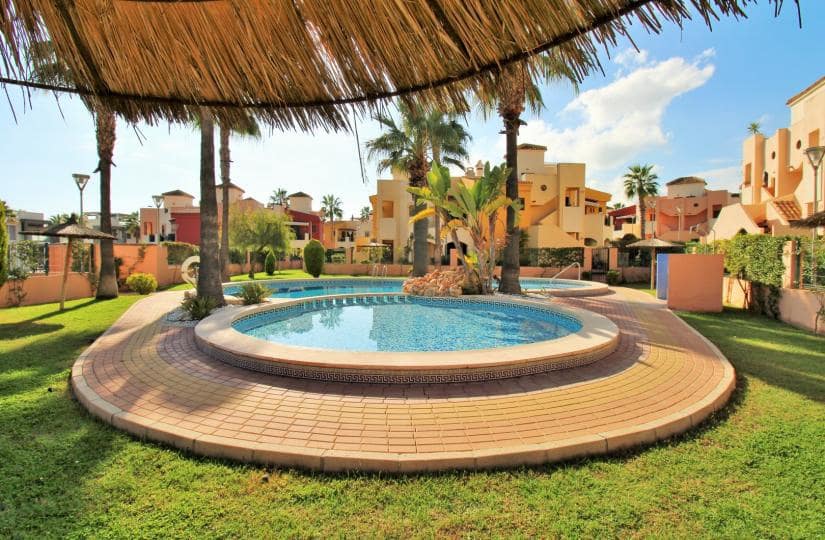 2 soveværelse Lejlighed til salg i Orihuela Costa med swimmingpool garage - € 194.950 (Ref: 9500261)