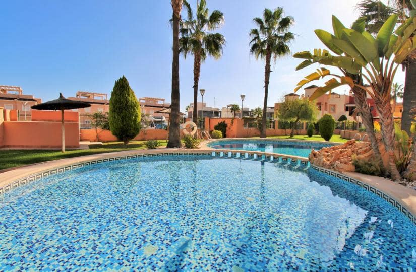 2 soveværelse Lejlighed til salg i Orihuela Costa med swimmingpool garage - € 194.950 (Ref: 9500261)