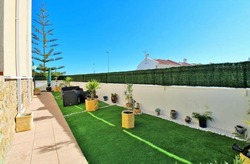 4 bedroom Semi-detached Villa for sale in San Miguel de Salinas with pool - € 239,995 (Ref: 9500262)