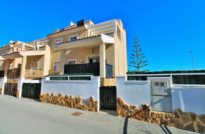 4 bedroom Semi-detached Villa for sale in San Miguel de Salinas with pool - € 239,995 (Ref: 9500262)