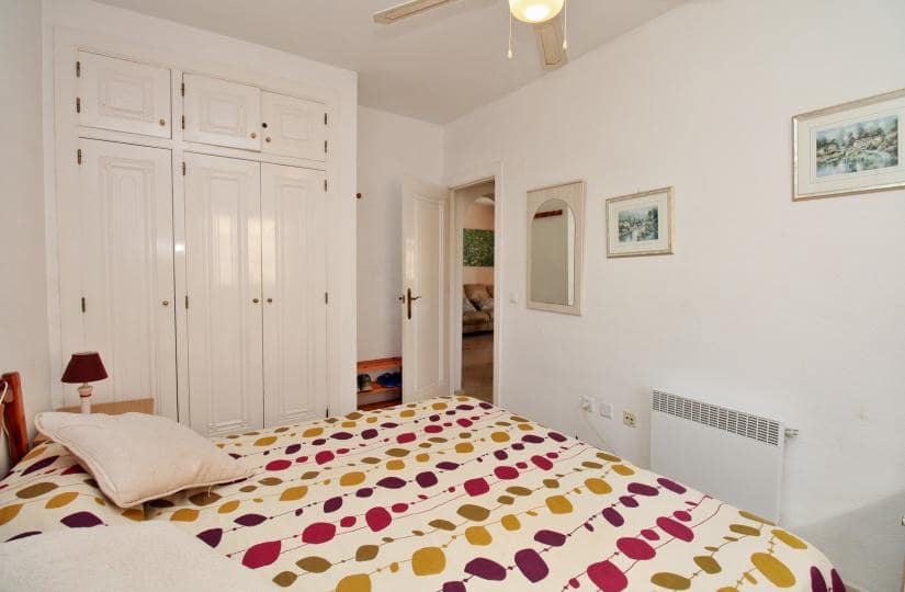 2 bedroom Apartment for sale in Playa Flamenca with pool garage - € 199,000 (Ref: 9500263)