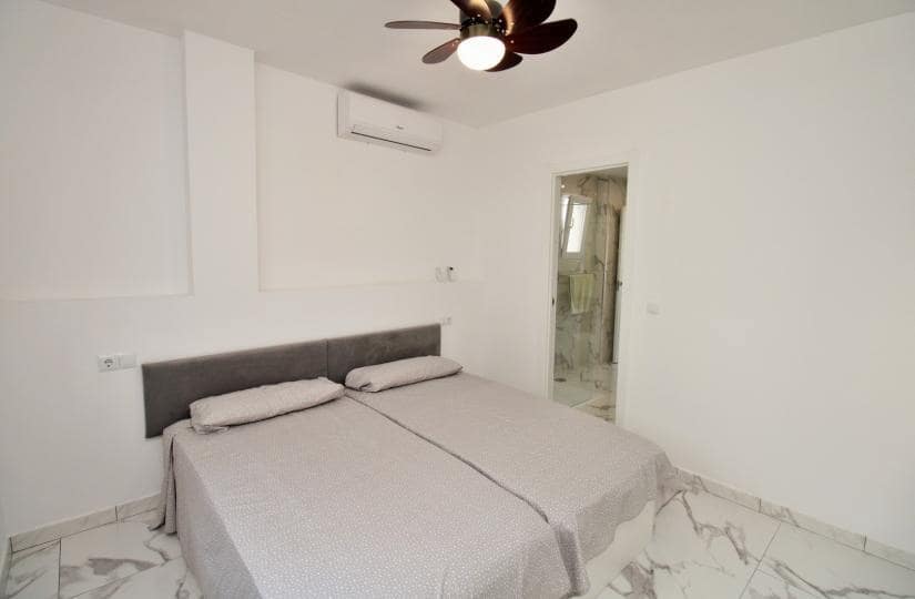 1 Zimmer Apartment zu verkaufen in Villamartin mit Pool - 155.000 € (Ref: 9504743)