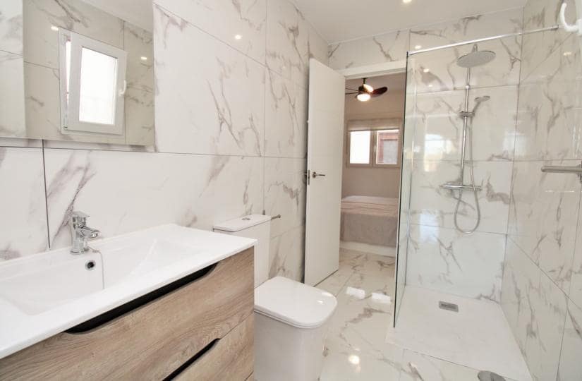 1 Zimmer Apartment zu verkaufen in Villamartin mit Pool - 155.000 € (Ref: 9504743)