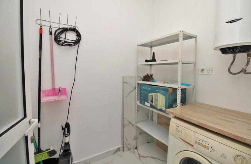 1 Zimmer Apartment zu verkaufen in Villamartin mit Pool - 155.000 € (Ref: 9504743)