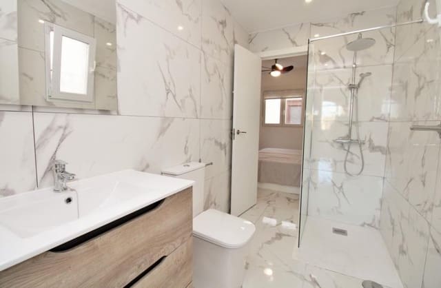 1 Zimmer Apartment zu verkaufen in Villamartin, Orihuela mit Pool - 155.000 € (Ref: 9504743)