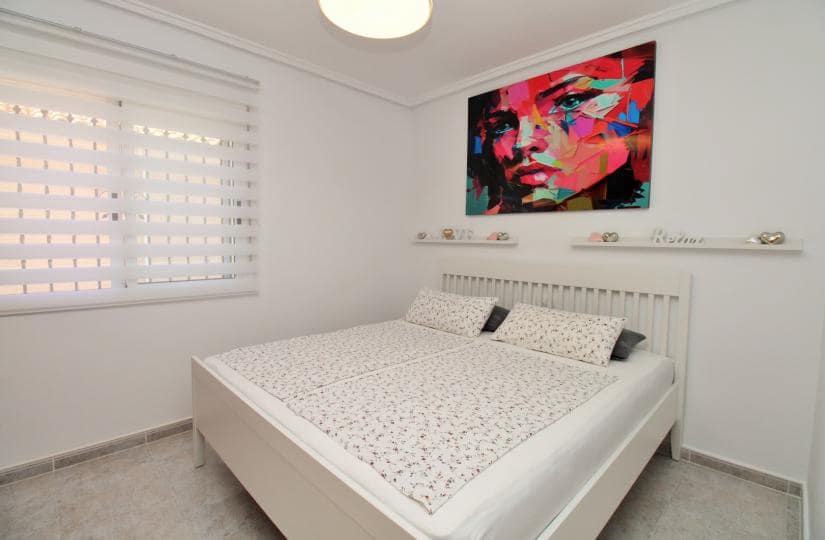 4 soverom Villa til salgs i Villamartin med svømmebasseng garasje - € 379 000 (Ref: 9506364)