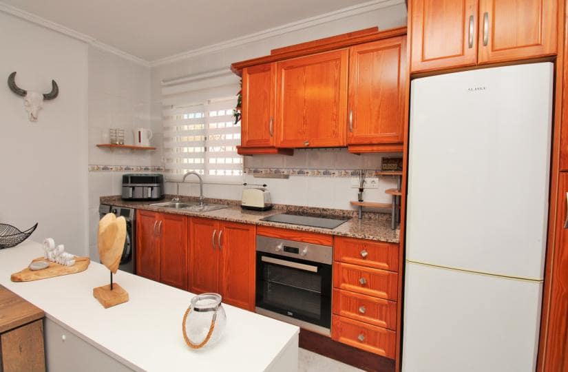 4 soverom Villa til salgs i Villamartin med svømmebasseng garasje - € 379 000 (Ref: 9506364)