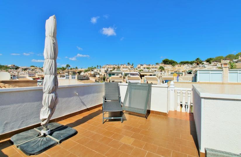 4 soverom Villa til salgs i Villamartin med svømmebasseng garasje - € 379 000 (Ref: 9506364)