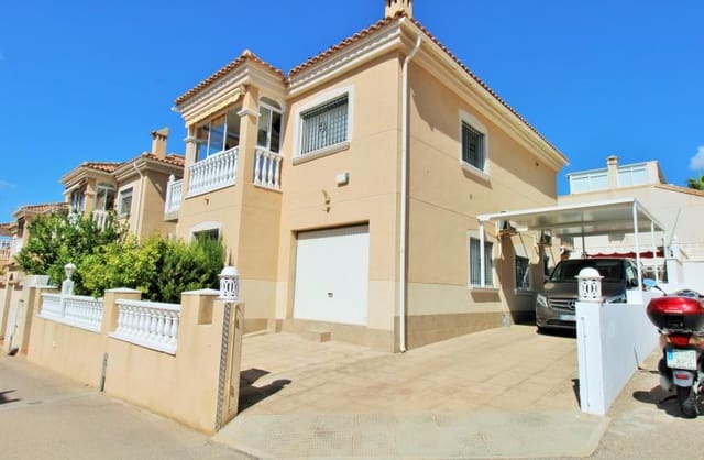 4 soverom Villa til salgs i Villamartin, Orihuela med svømmebasseng garasje - € 379 000 (Ref: 9506364)