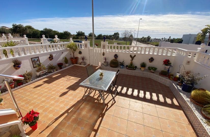 3 slaapkamer Halfvrijstaande villa te koop in Dona Pepa met zwembad garage - € 240.000 (Ref: 9506366)