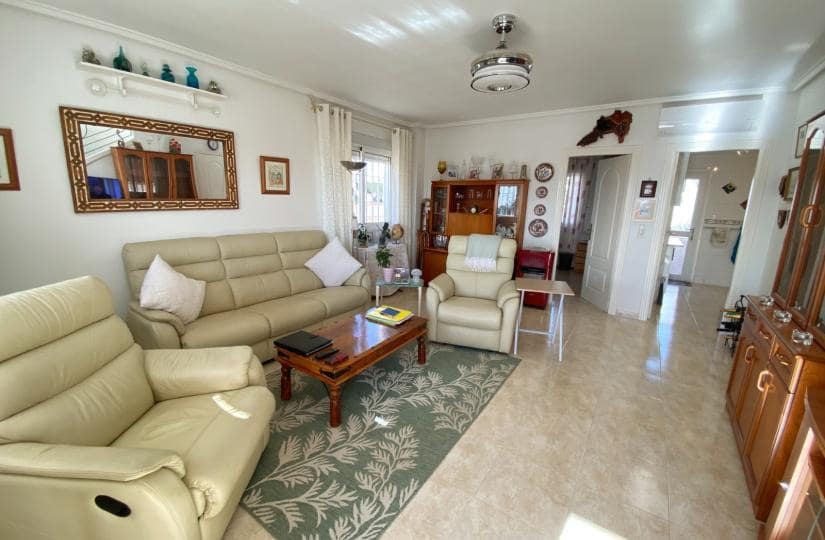 3 slaapkamer Halfvrijstaande villa te koop in Dona Pepa met zwembad garage - € 240.000 (Ref: 9506366)