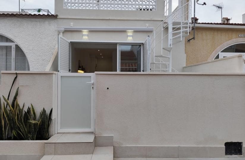 2 soveværelse Bungalow til salg i Torrevieja - € 149.000 (Ref: 9506784)