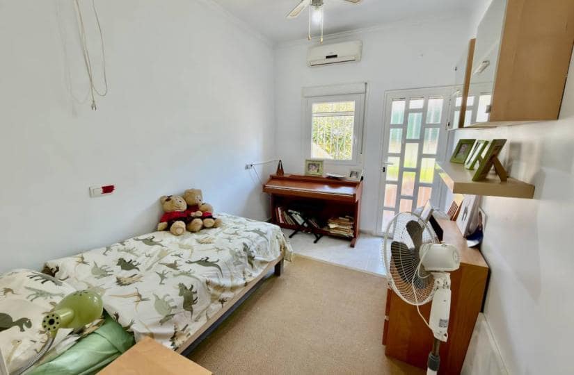 3 bedroom Villa for sale in Pueblo Bravo with pool garage - € 460,000 (Ref: 9511905)