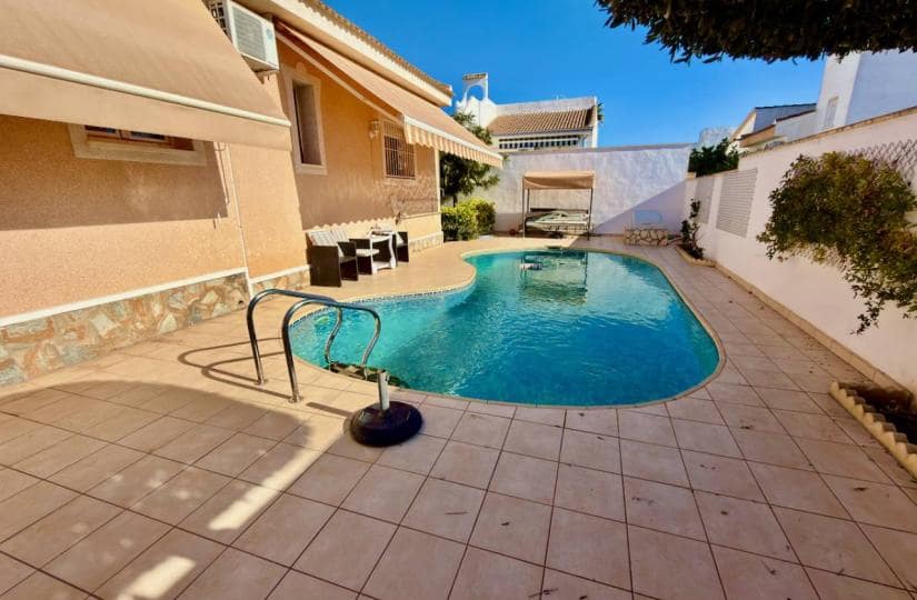 3 bedroom Villa for sale in Pueblo Bravo with pool garage - € 460,000 (Ref: 9511905)