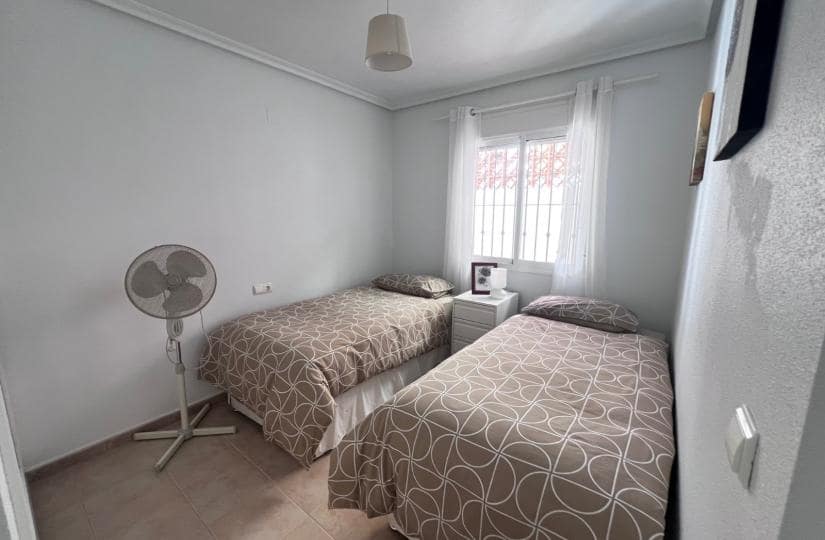 3 soveværelse Semi-Rækkehus til salg i Orihuela Costa - € 240.000 (Ref: 9518281)