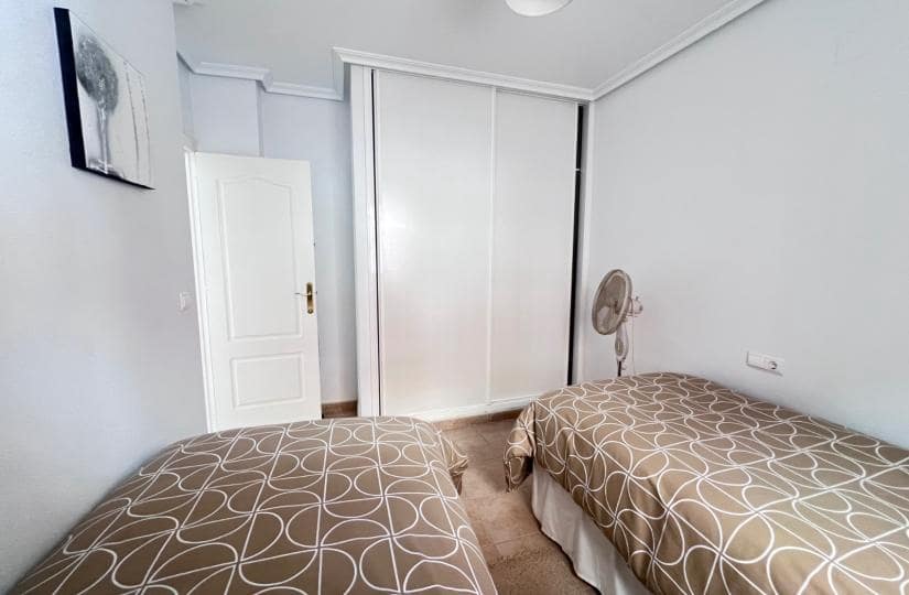 3 soveværelse Semi-Rækkehus til salg i Orihuela Costa - € 240.000 (Ref: 9518281)