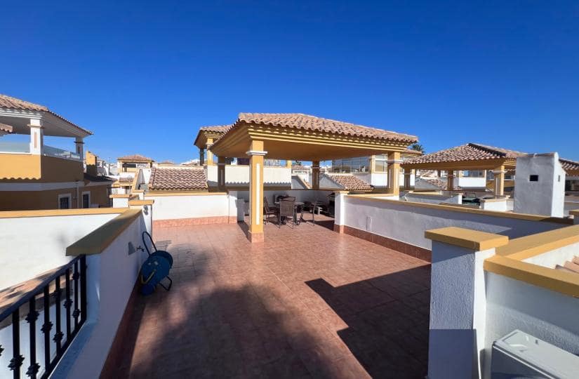3 soveværelse Semi-Rækkehus til salg i Orihuela Costa - € 240.000 (Ref: 9518281)
