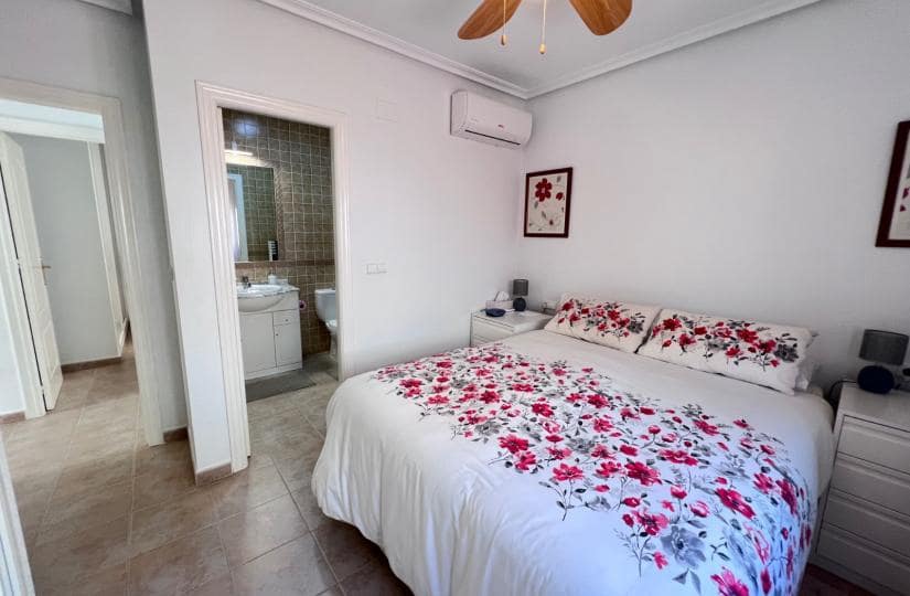 3 soveværelse Semi-Rækkehus til salg i Orihuela Costa - € 240.000 (Ref: 9518281)