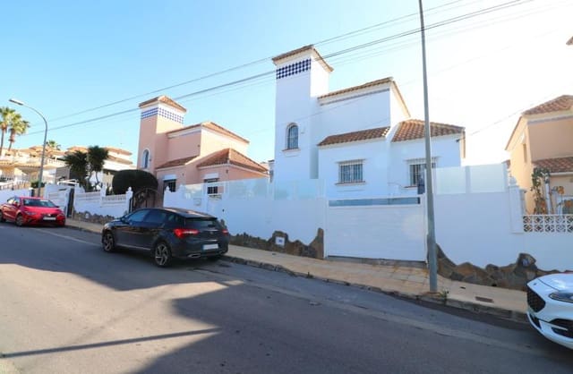 4 slaapkamer Villa te koop in Villamartin, Orihuela met zwembad garage - € 434.950 (Ref: 9521074)