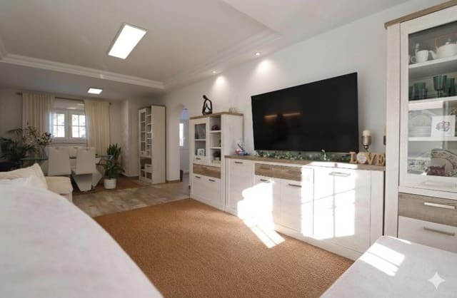 4 slaapkamer Villa te koop in Villamartin, Orihuela met zwembad garage - € 434.950 (Ref: 9521074)