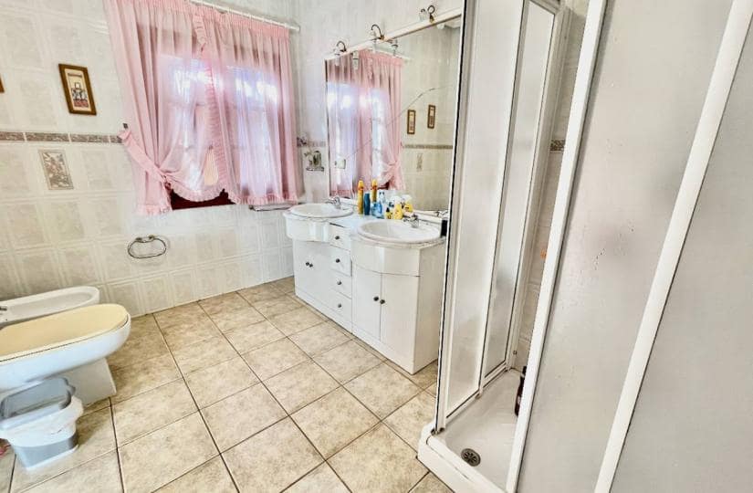 4 slaapkamer Finca/Landhuis te koop in Daya Nueva met garage - € 320.000 (Ref: 9521075)