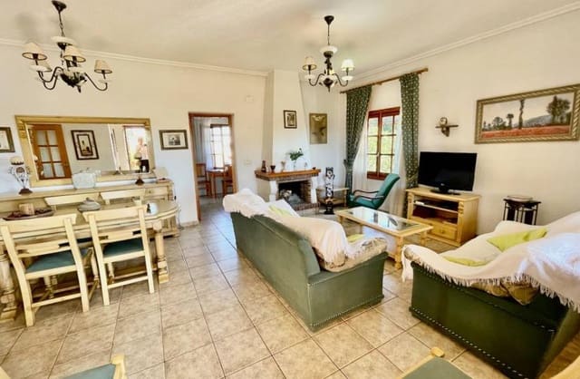 4 slaapkamer Finca/Landhuis te koop in Daya Nueva met garage - € 320.000 (Ref: 9521075)