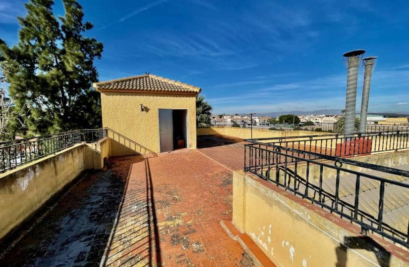 4 slaapkamer Finca/Landhuis te koop in Daya Nueva met garage - € 320.000 (Ref: 9521075)