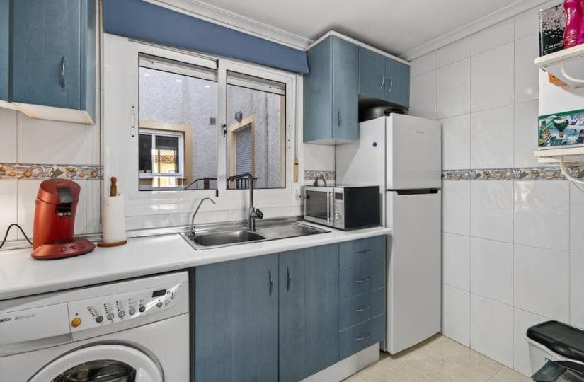 3 soveværelse Lejlighed til salg i Gran Alacant med swimmingpool - € 199.000 (Ref: 9521105)