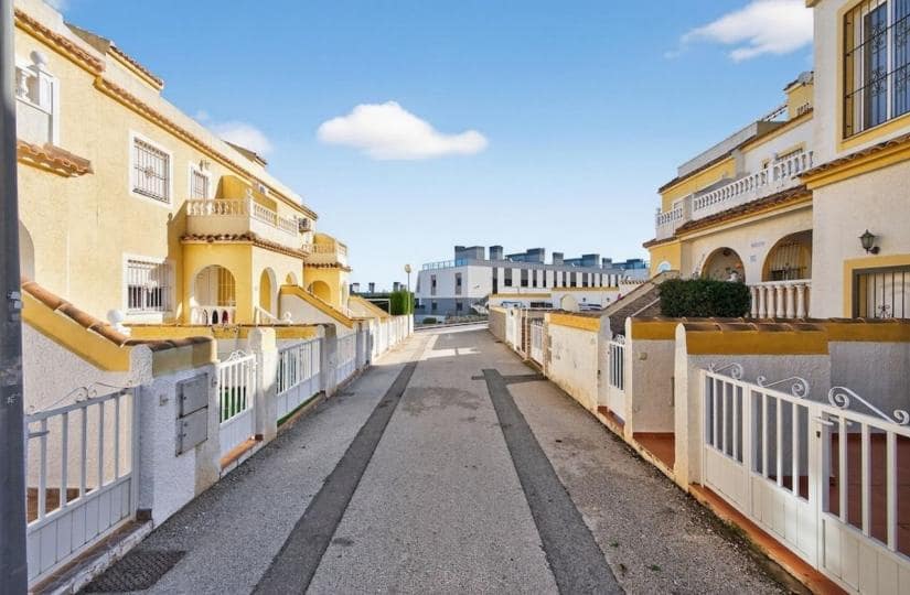 3 soveværelse Lejlighed til salg i Gran Alacant med swimmingpool - € 199.000 (Ref: 9521105)