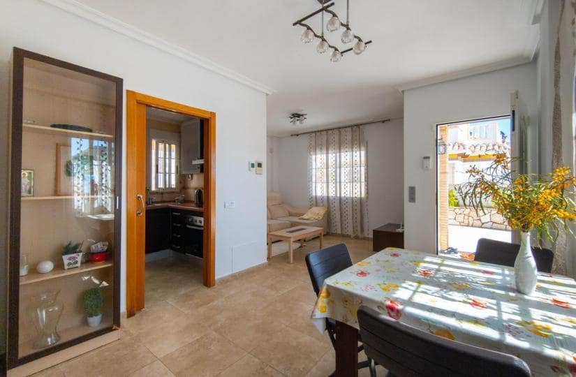 3 bedroom Villa for sale in Torrevieja with garage - € 420,000 (Ref: 9521106)