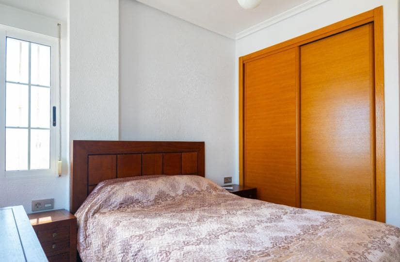 3 bedroom Villa for sale in Torrevieja with garage - € 420,000 (Ref: 9521106)