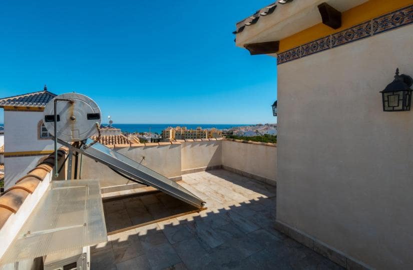 3 bedroom Villa for sale in Torrevieja with garage - € 420,000 (Ref: 9521106)