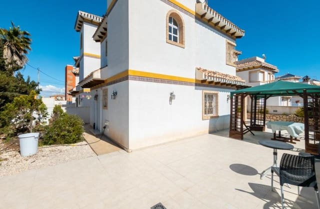 3 bedroom Villa for sale in Torreblanca, Torrevieja with garage - € 420,000 (Ref: 9521106)