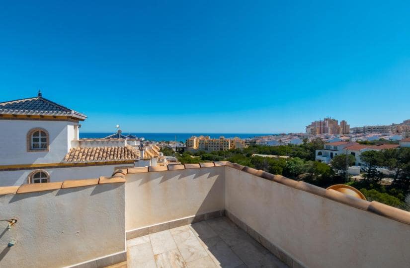 3 bedroom Villa for sale in Torrevieja with garage - € 420,000 (Ref: 9521106)