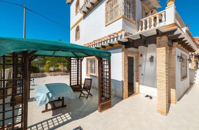 3 bedroom Villa for sale in Torreblanca, Torrevieja with garage - € 420,000 (Ref: 9521106)