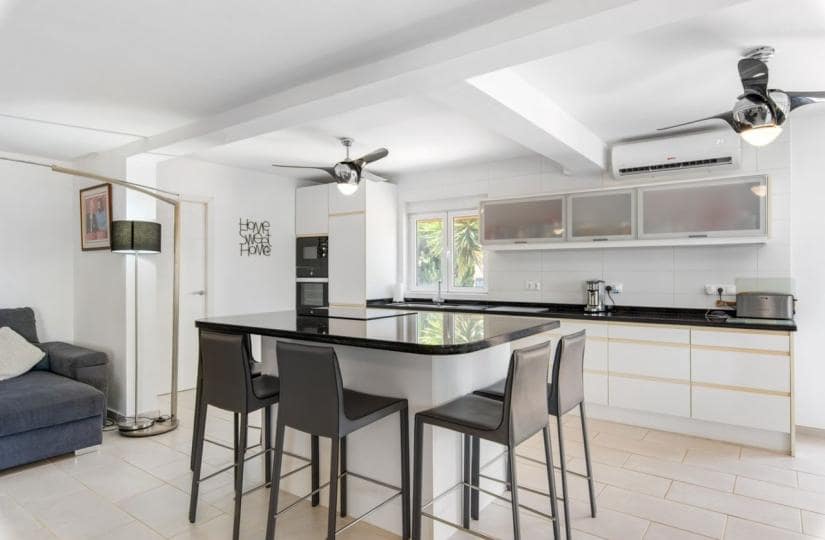 4 sovrum Finca/Hus på landet till salu i Catral med pool garage - 565 000 € (Ref: 9523672)