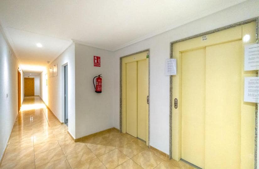 2 quarto Apartamento para venda em Torrevieja - 140 000 € (Ref: 9525820)