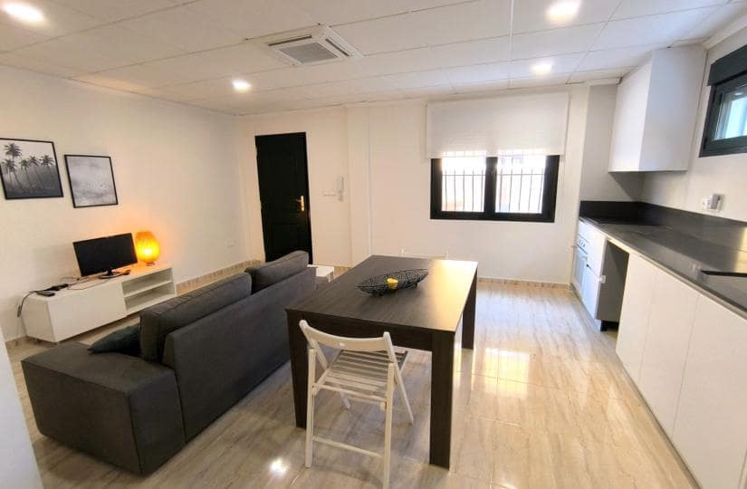 2 soverom Kjedet enebolig til salgs i Ciudad Quesada med svømmebasseng garasje - € 250 000 (Ref: 9529099)