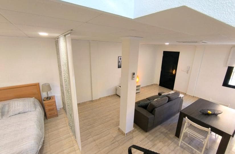 2 soverom Kjedet enebolig til salgs i Ciudad Quesada med svømmebasseng garasje - € 250 000 (Ref: 9529099)