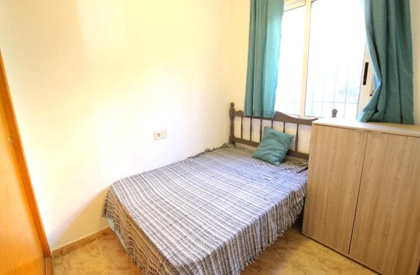 2 soveværelse Semi-Rækkehus til salg i Torrevieja med swimmingpool garage - € 135.000 (Ref: 9529101)