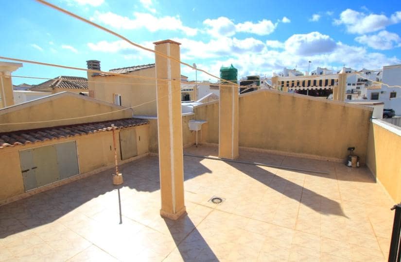 2 soveværelse Semi-Rækkehus til salg i Torrevieja med swimmingpool garage - € 135.000 (Ref: 9529101)