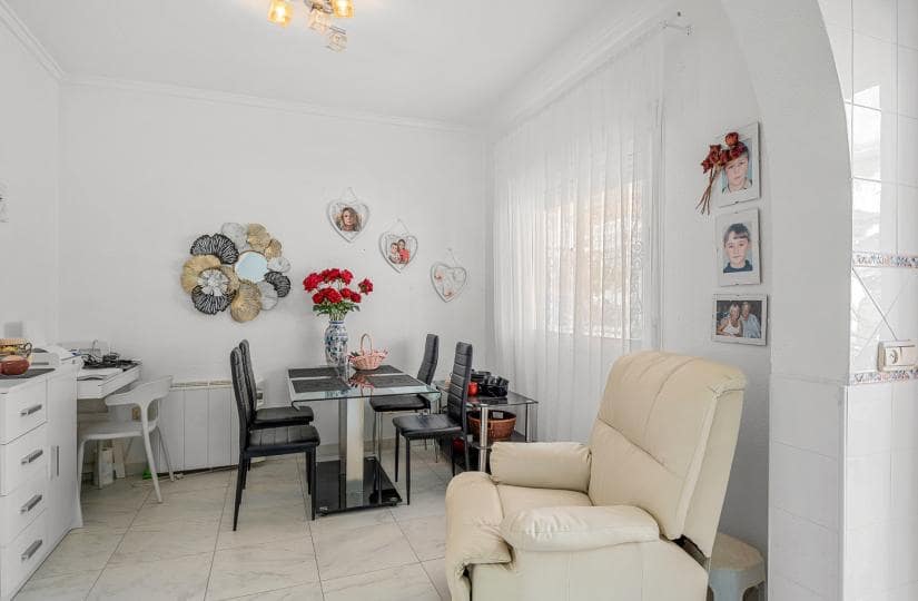 2 slaapkamer Huis te koop in Dona Pepa met zwembad garage - € 189.000 (Ref: 9535307)